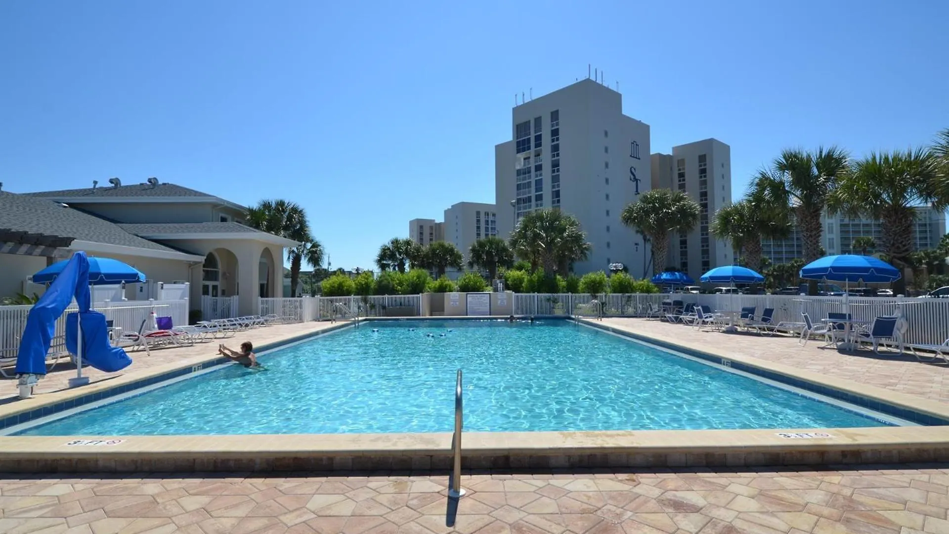 1125 Shoreline Towers Penthouse 3Bd Free Beach Set Garage Space Destin United States