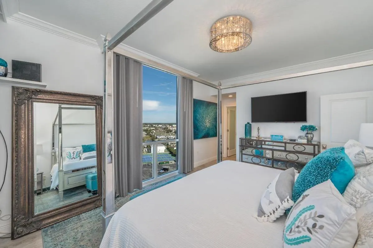 1125 Shoreline Towers Penthouse 3Bd Free Beach Set Garage Space Destin United States