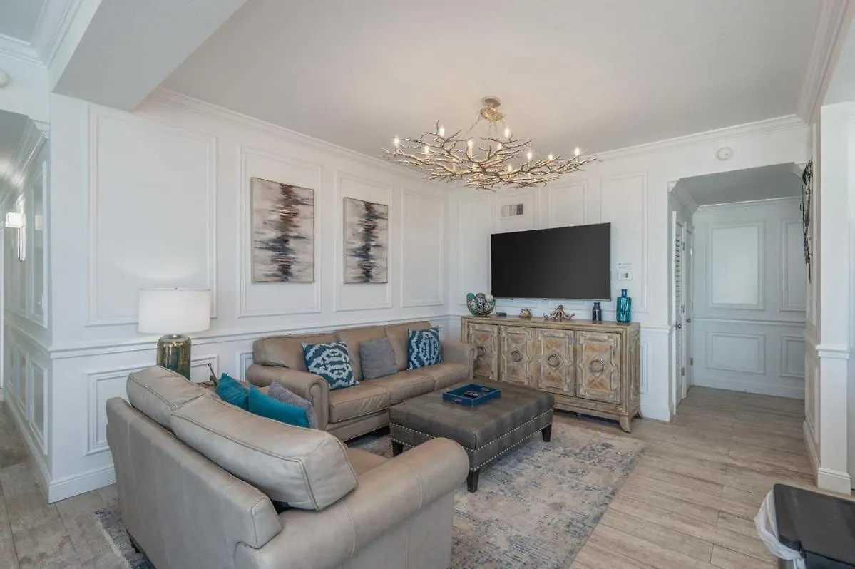 1125 Shoreline Towers Penthouse 3Bd Free Beach Set Garage Space Destin